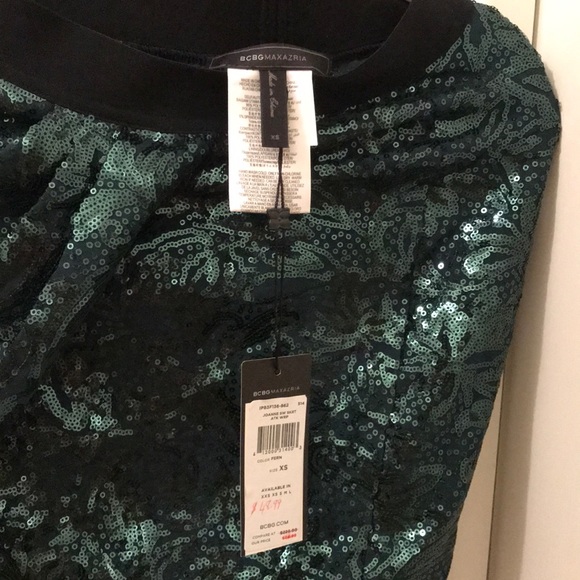 NWT BCBG JOANNE Green Sequined Wrap miniskirt - Picture 4 of 4